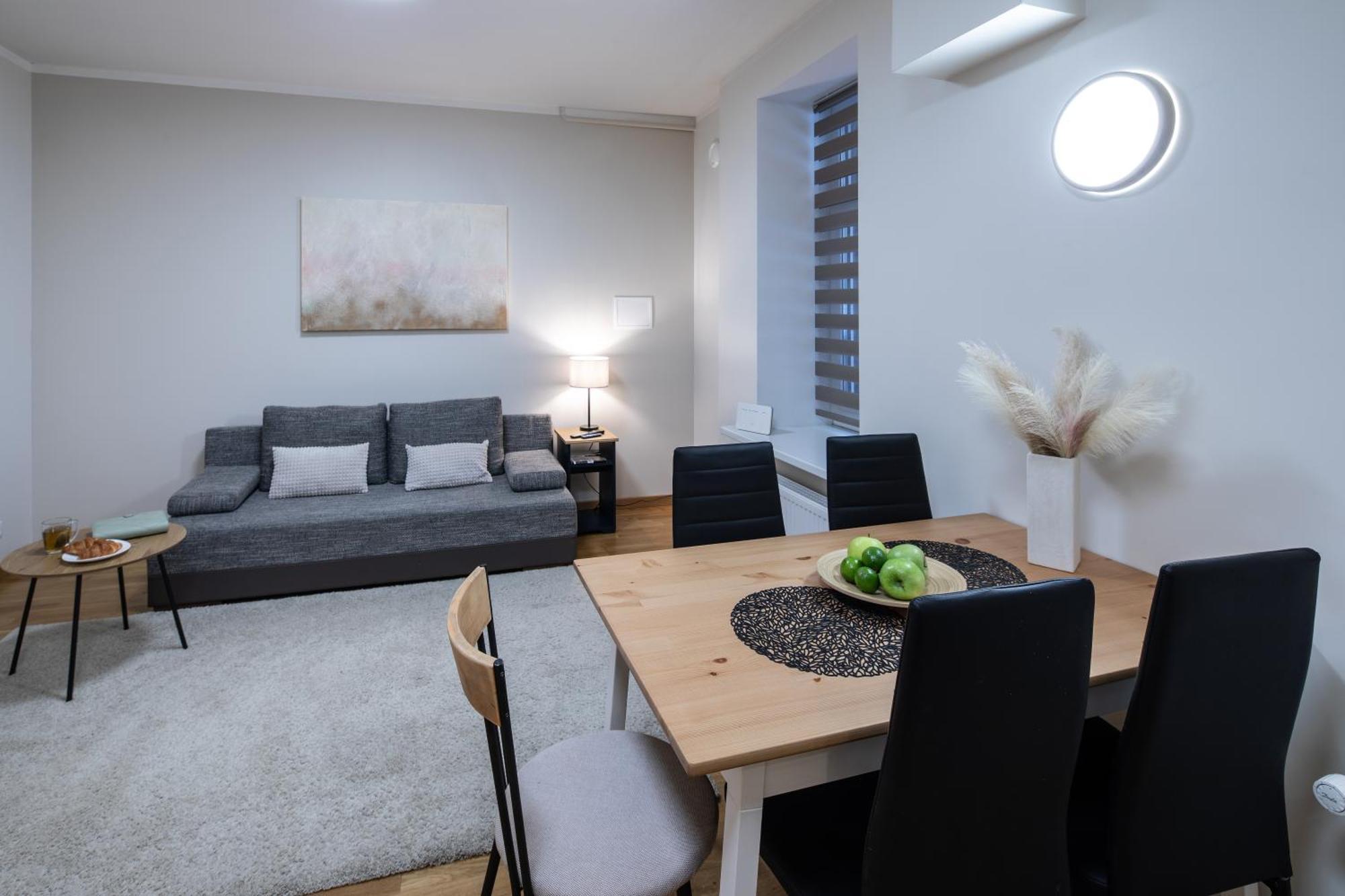 Riga Embassy Center Apartment With Parking Eksteriør billede